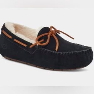 UGG  Women's Dakota Slippers